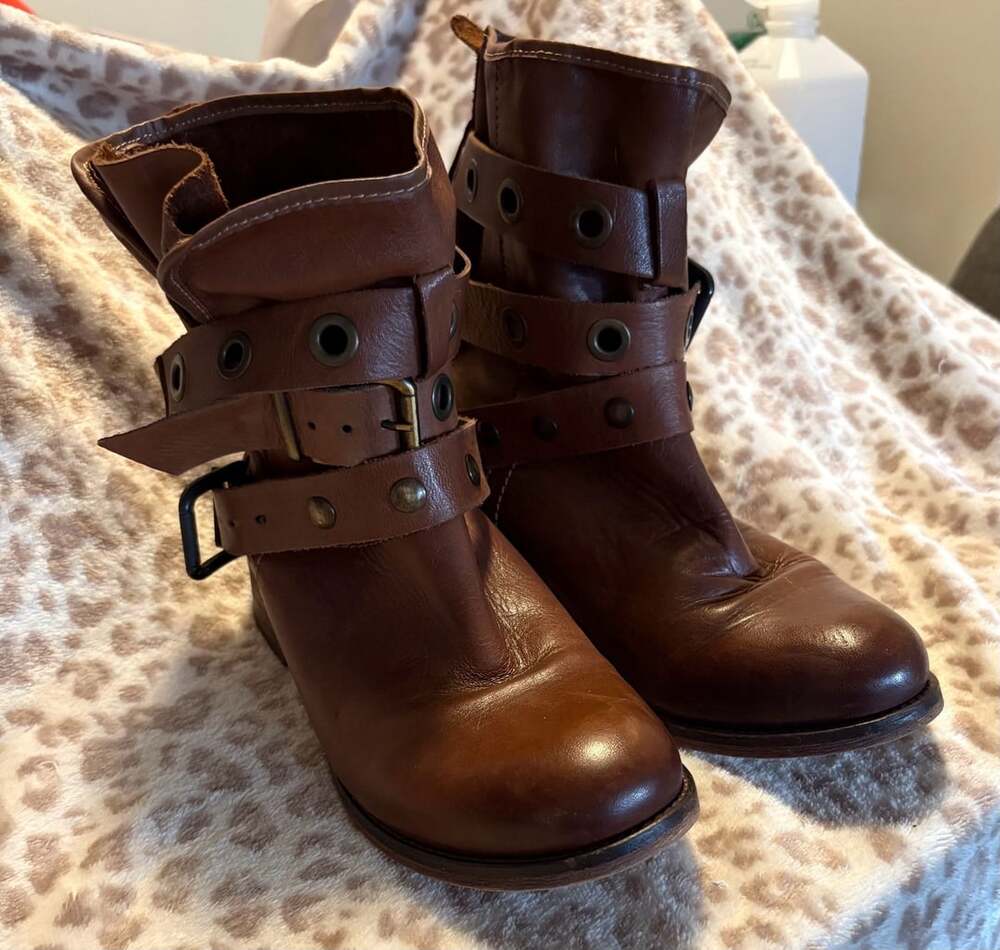 Musse & Cloud Brown Leather Buckle Ankle Boots Size 39